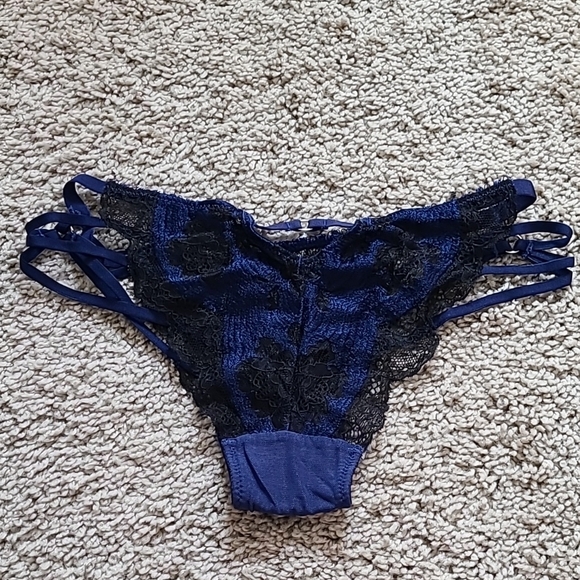 NWOT Victoria's Secret Blue Lace Strappy Very Sexy Cheekini - Picture 3 of 11